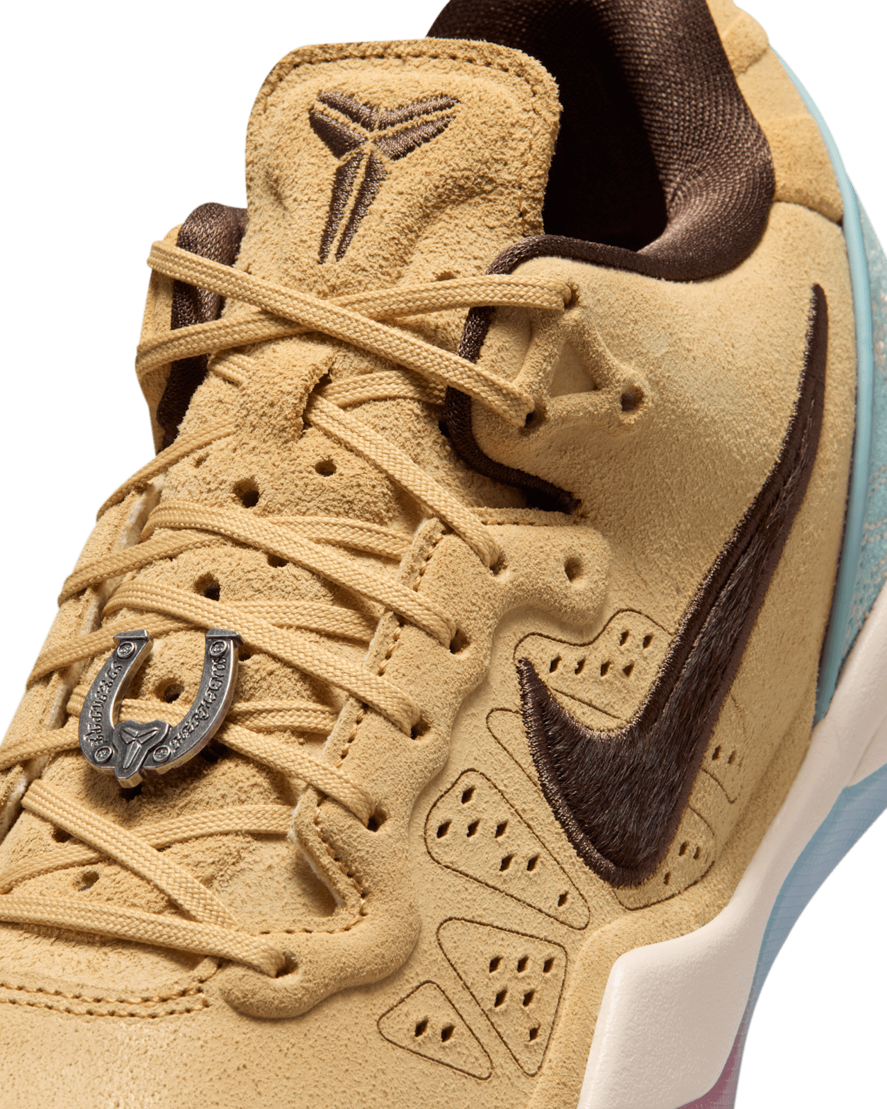 Kobe 8 Protro „Siempre Mio“ ‚Twine and Baroque Brown‘ (IM1820-100) – datum uvedení