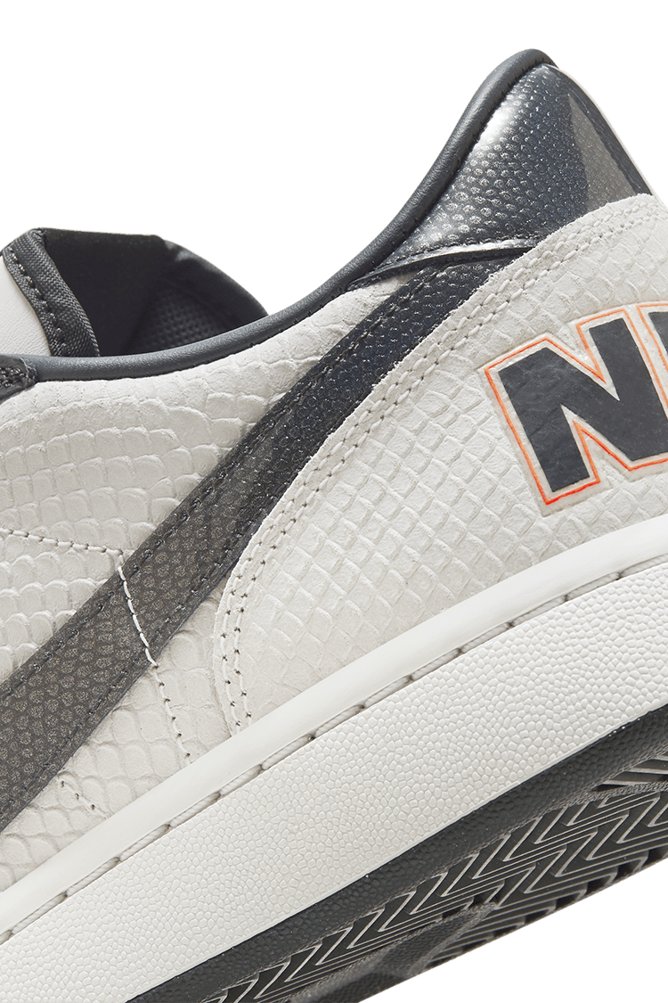 วันเปิดตัว Terminator Low "Anthracite" (FN9331-191)