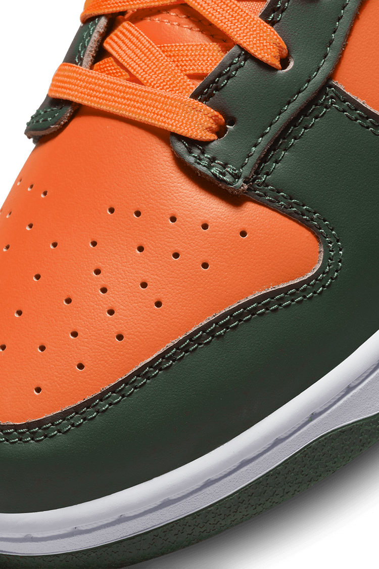 วันเปิดตัว Dunk Low "Gorge Green and Total Orange" (DD1391-300)