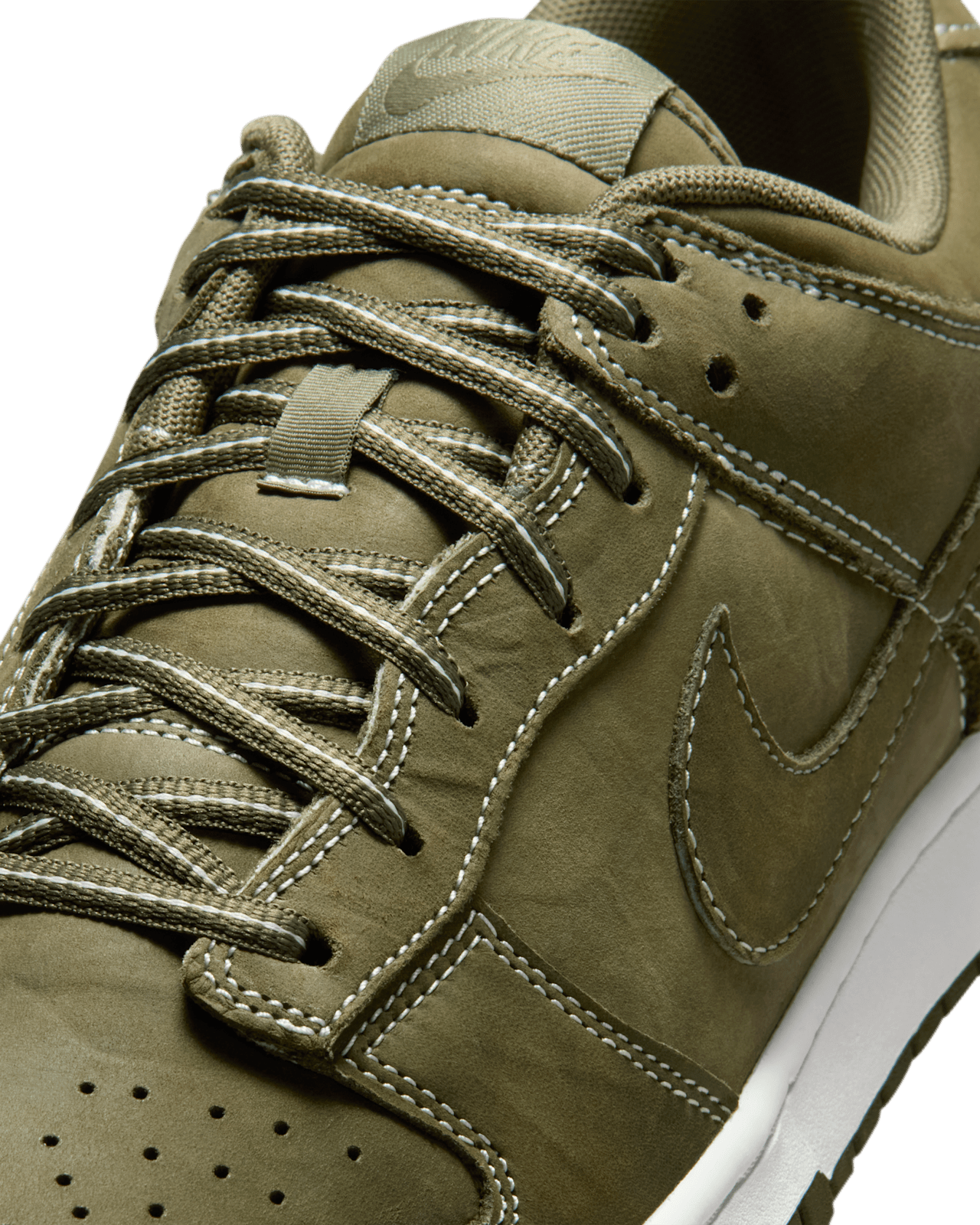 NIKE公式】ダンク LOW 'Medium Olive and Summit White' (IO4550-200