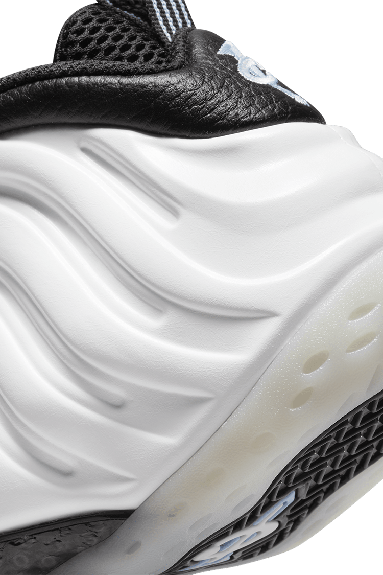 Fecha de lanzamiento del Air Foamposite One "White and Black" (DV0815-100)