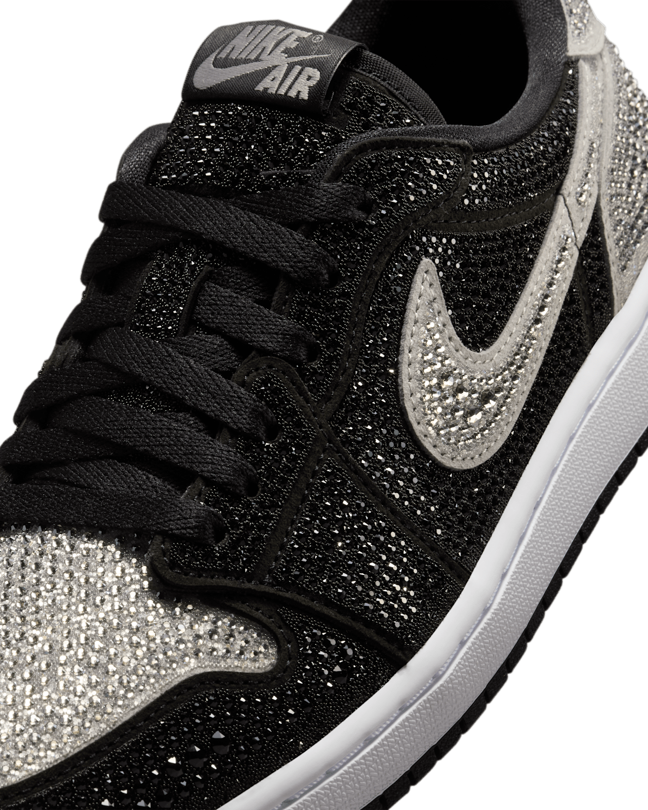 【NIKE公式】ウィメンズ エア ジョーダン 1 LOW OG Swarovski® 'Crystal' (HM9208-001 / W AJ1 RETRO LOW OG SWAROVSKI)