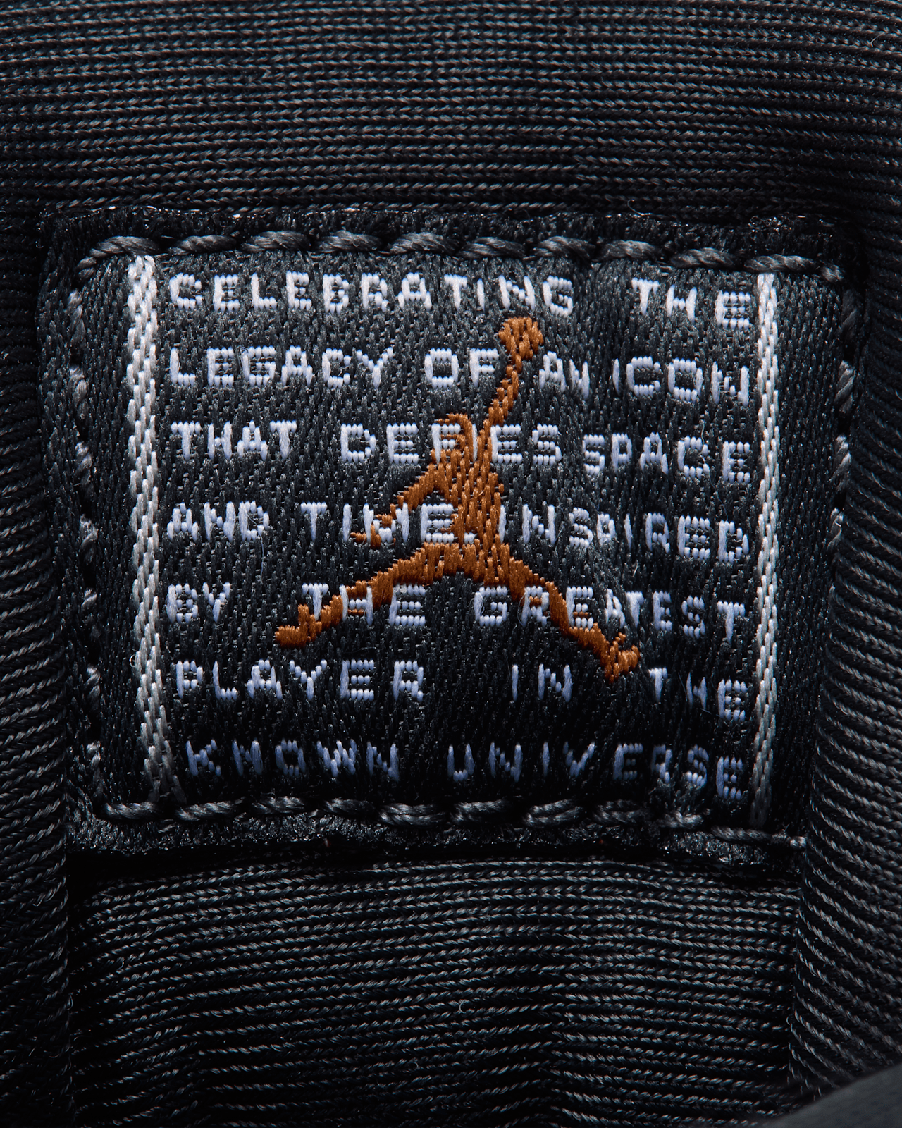 Fecha de lanzamiento de las Air Jordan 11 "Magic Ball" para mujer (IZ1800-200)