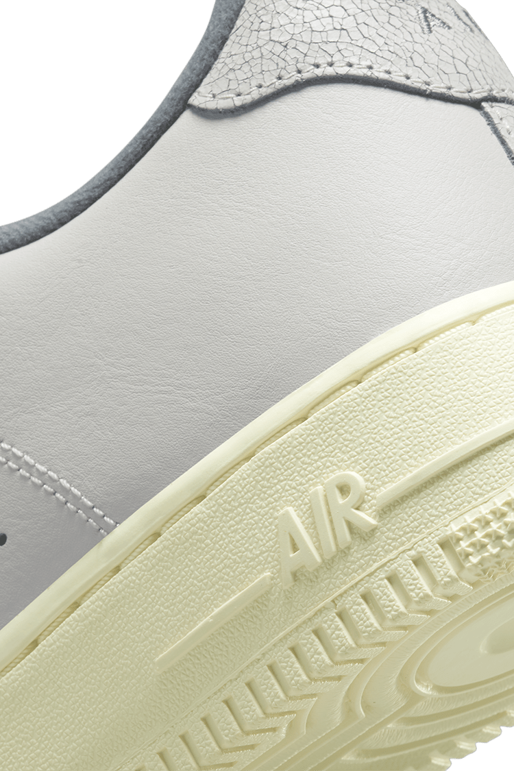 Fecha de lanzamiento del Air Force 1 "Light Bone and Coconut Milk" (DC8894-001)