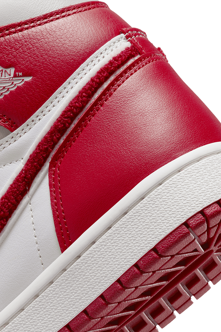 Fecha de lanzamiento del calzado Air Jordan 1 "Varsity Red" para mujer (DJ4891-061)