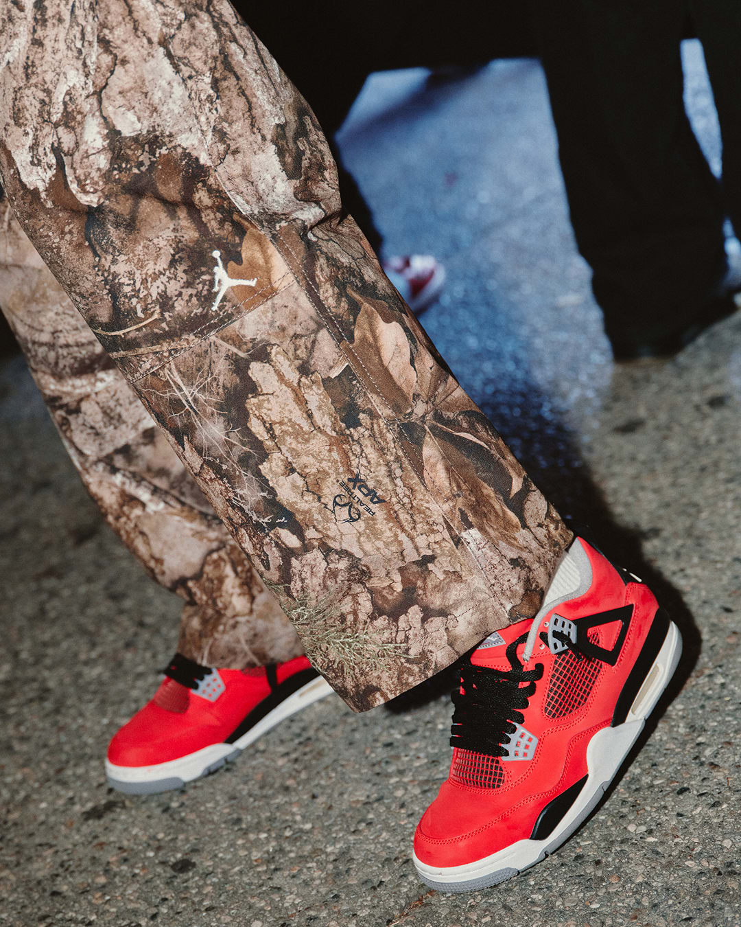 Street SNKRS: AJ4 "TORO BRAVO" X SHOE PALACE