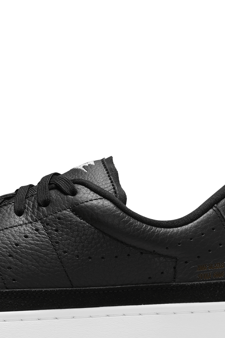 วันเปิดตัว Blazer Low X “Black”