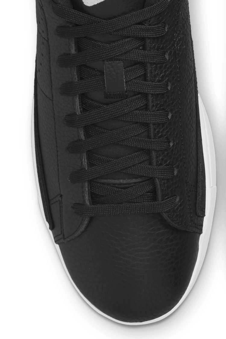 วันเปิดตัว Blazer Low X “Black”