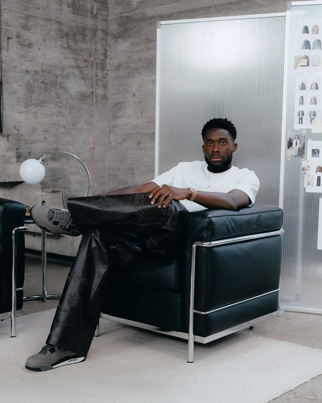 Air Jordan 4 « Cavestone » : solebox & Alphonso Davies Present 