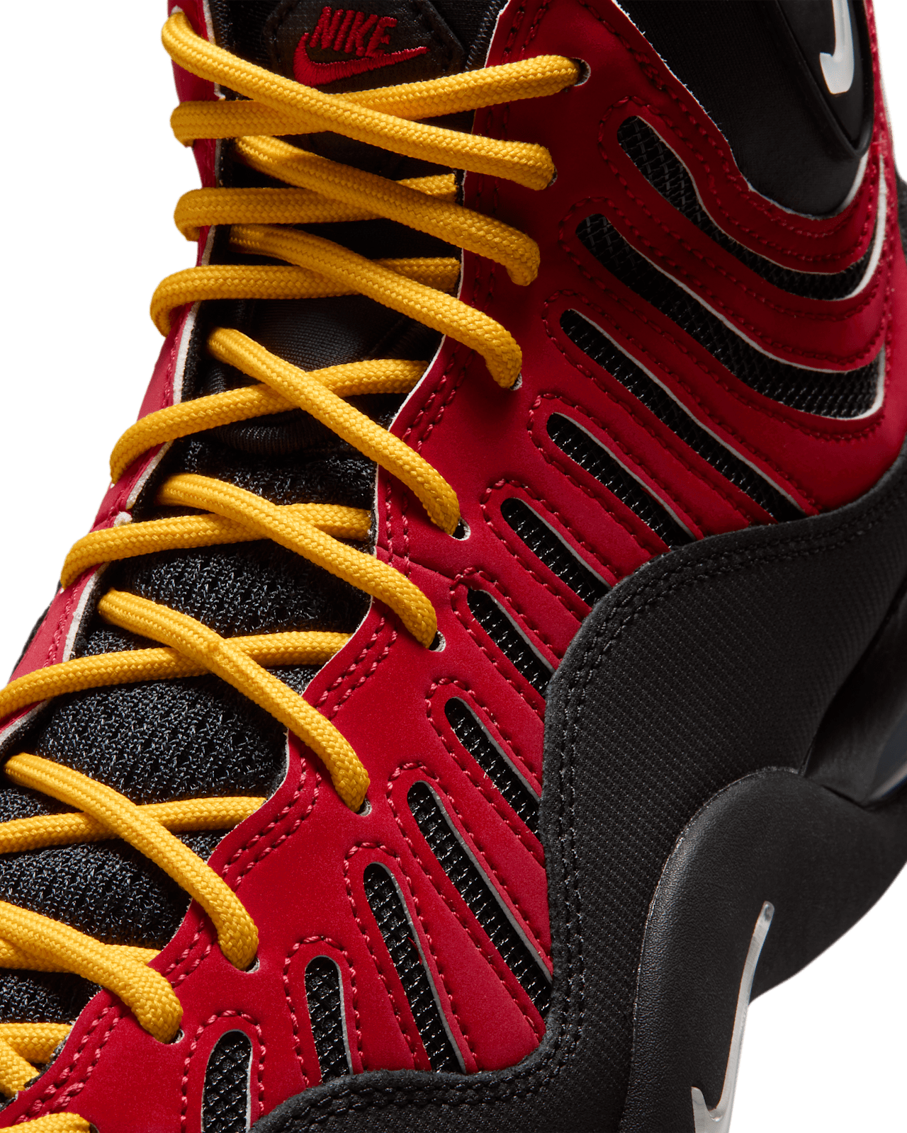 Fecha de lanzamiento de los Air Bakin High SP "Black and Varsity Red" (IQ5365-600)