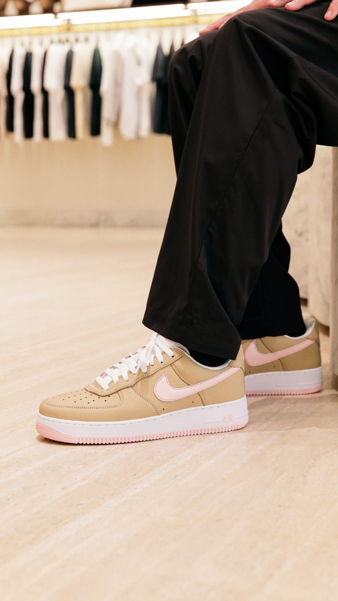 SNKRS Style: Air Force 1 'Linen'