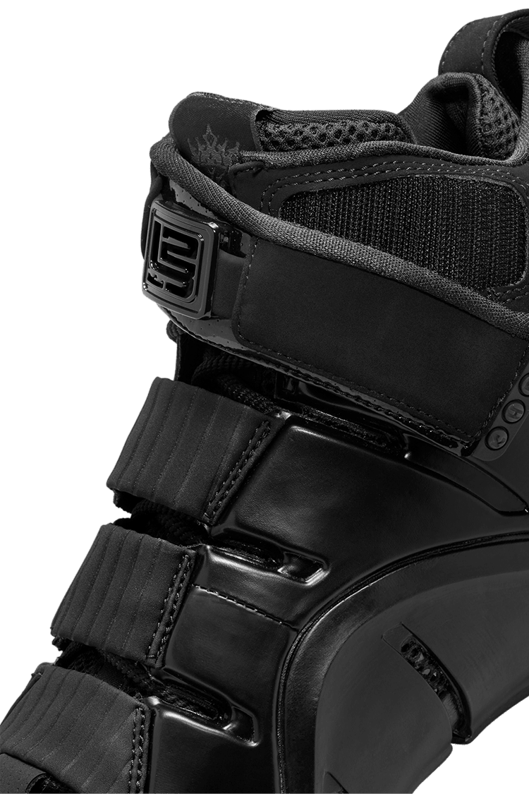 LeBron 4 "Black and Anthracite" (FJ1597-001) Lansman Tarihi