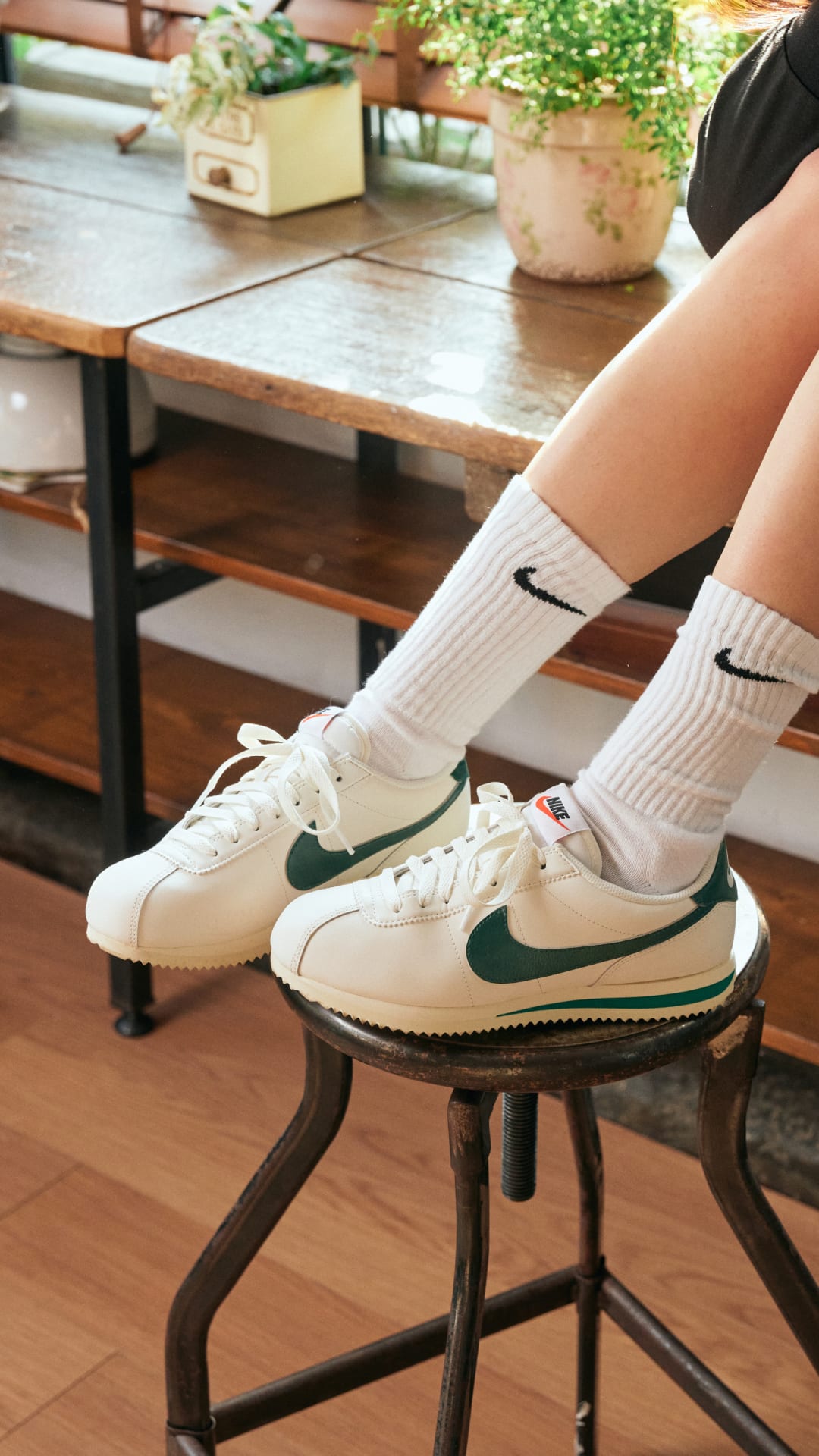 SNKRS Style: W Cortez