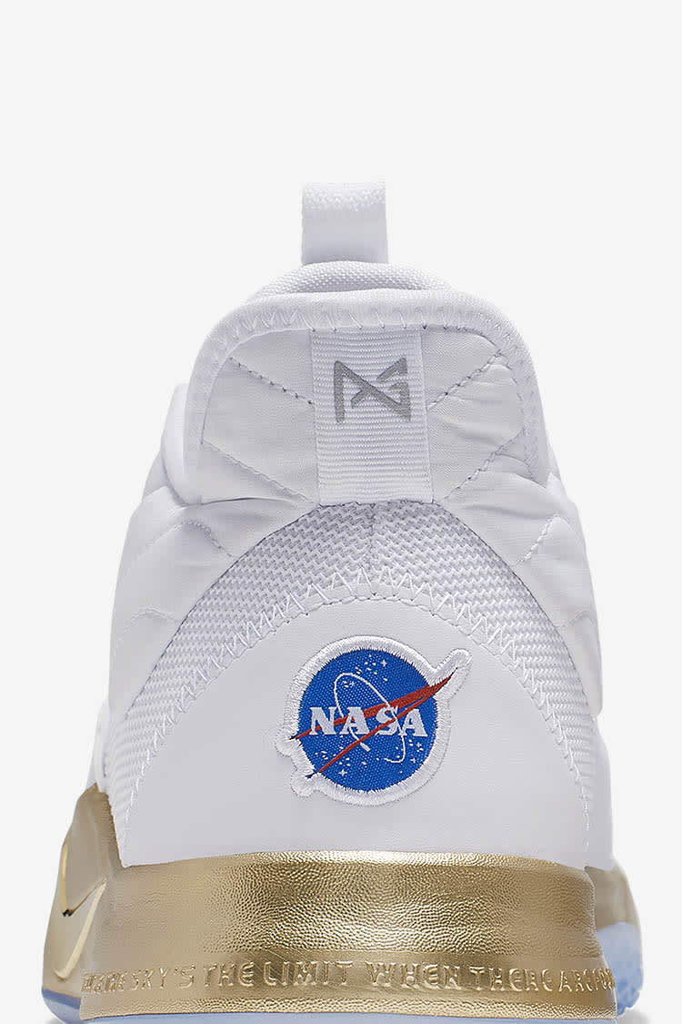 Nike pg 3 nasa gold deals