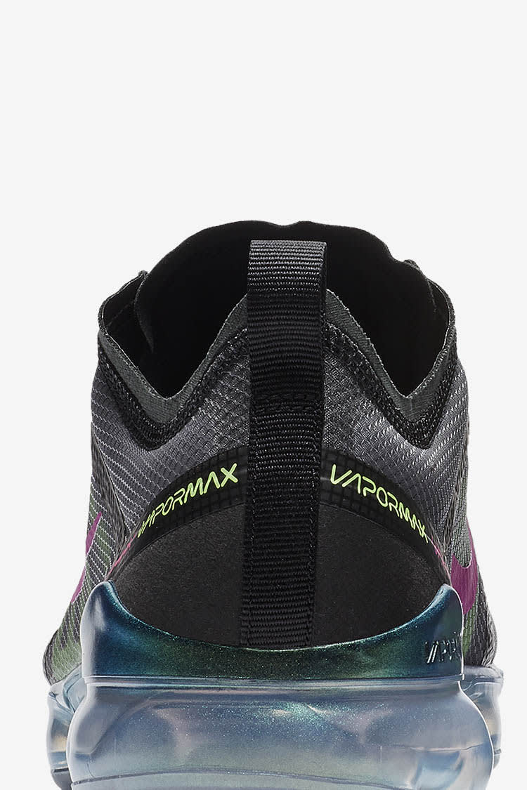 Nike Air Vapormax 2019 'Black & Active Fuschia' Release Date