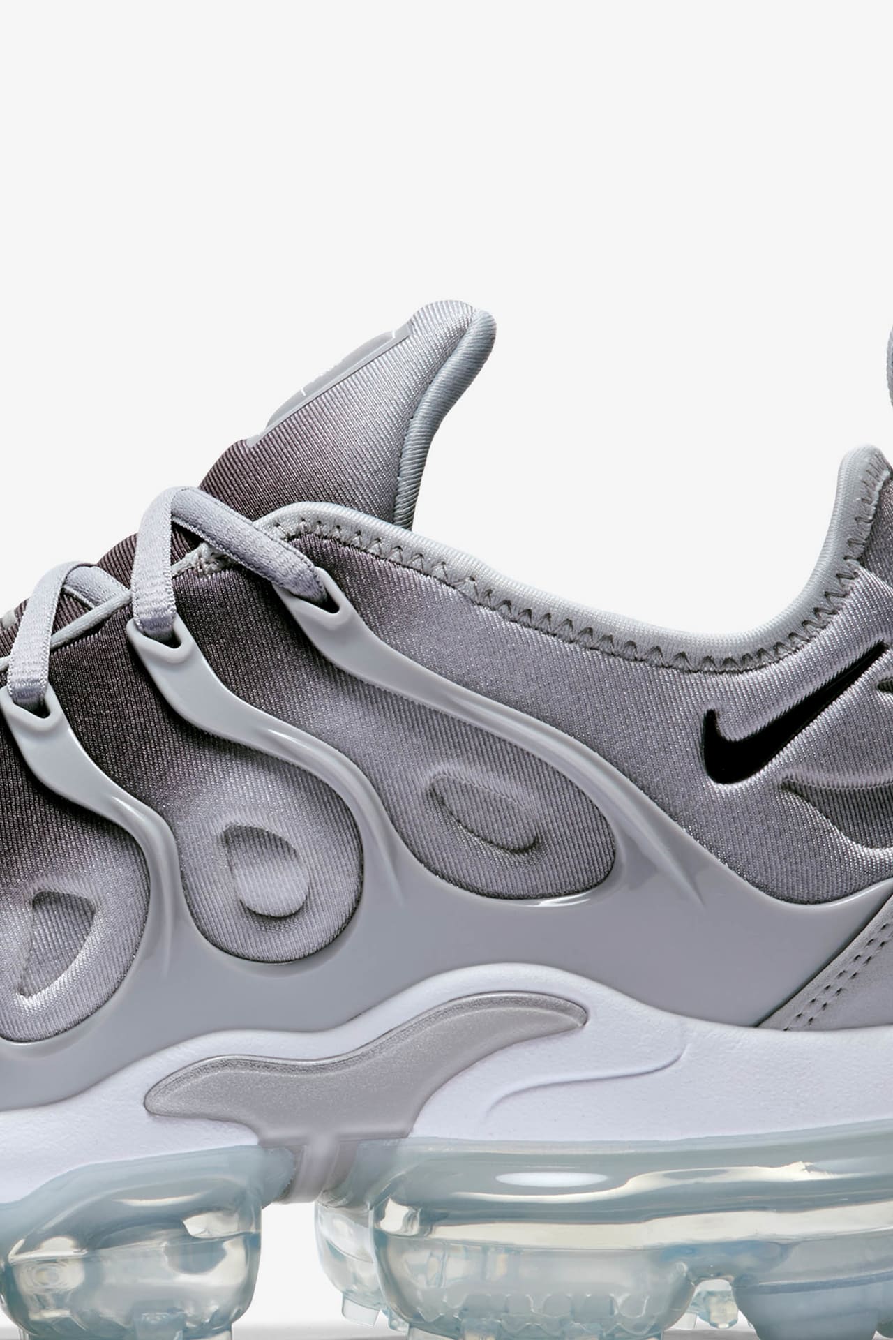 Nike air vapormax plus grey and white online