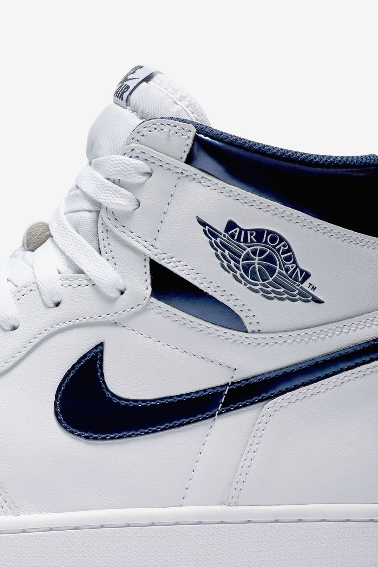 Jordan 1 white metallic navy best sale