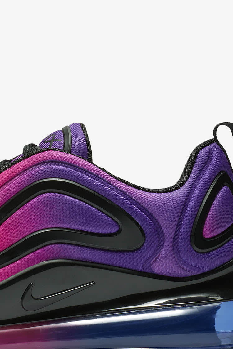 720 Hyper Grape and Black and Hyper Pink Nike SNKRS