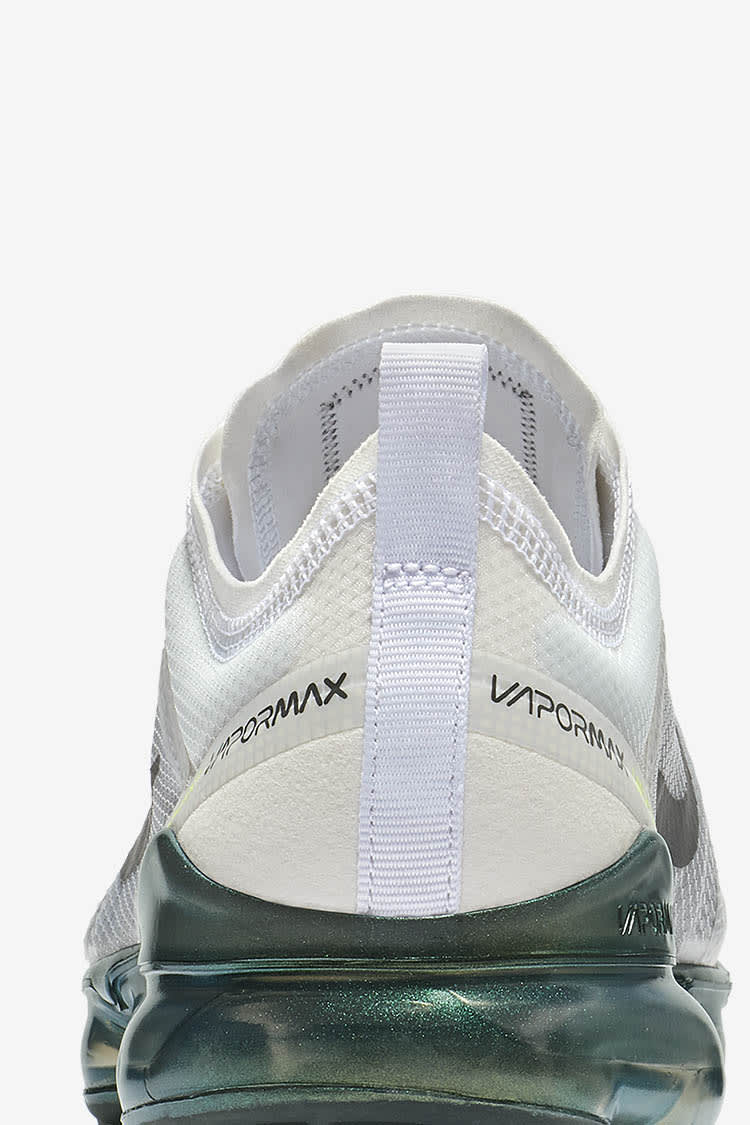 Nike vapormax 2019 all white hotsell