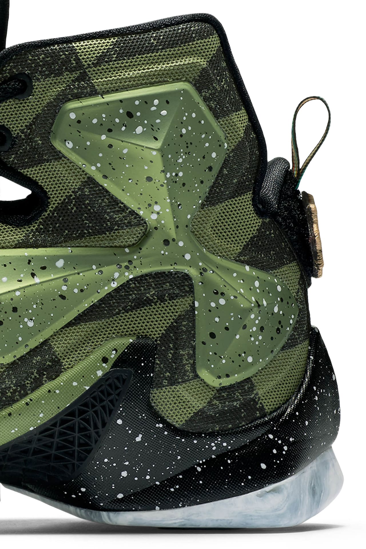 Green lebron 13 online