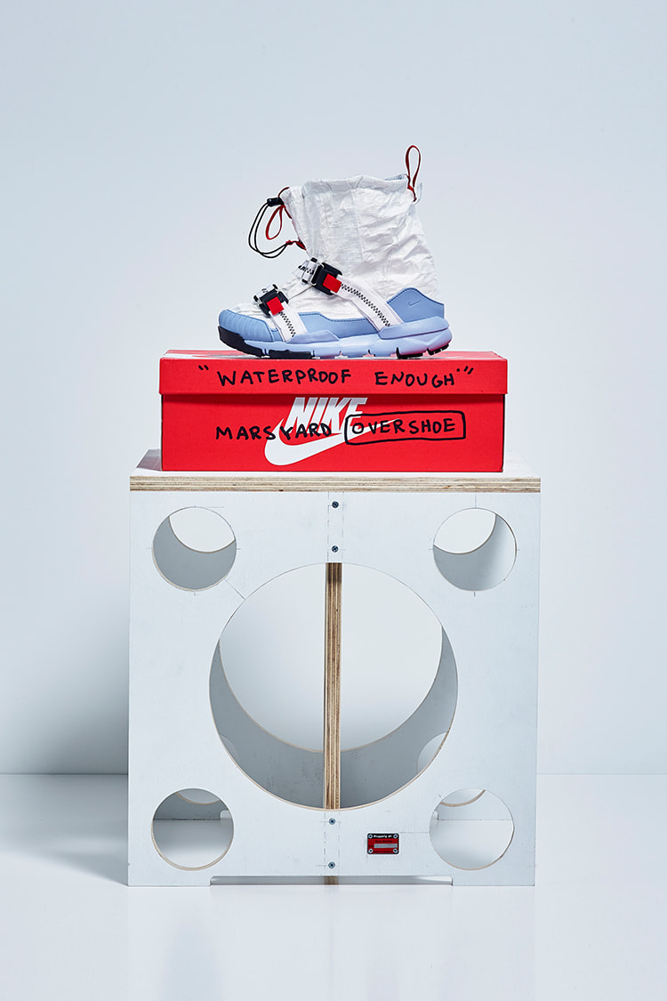 NIKE公式】ナイキ マーズ ヤード オーバーシューズ 'Tom Sachs' (AH7767-101 / MARS YARD OVERSHOE).  Nike SNKRS