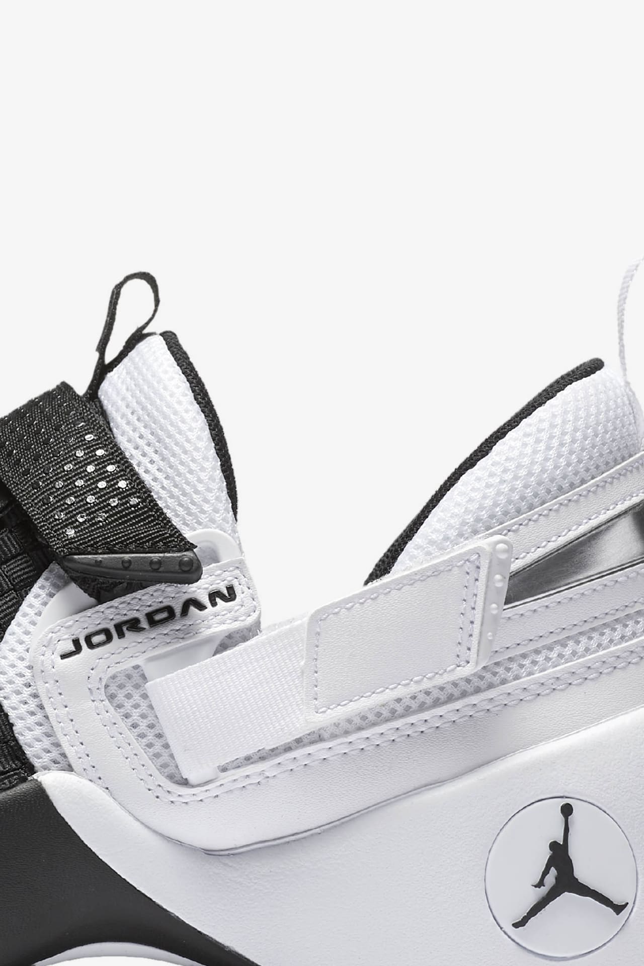 ジョーダン トランナー LX 'Black & White'