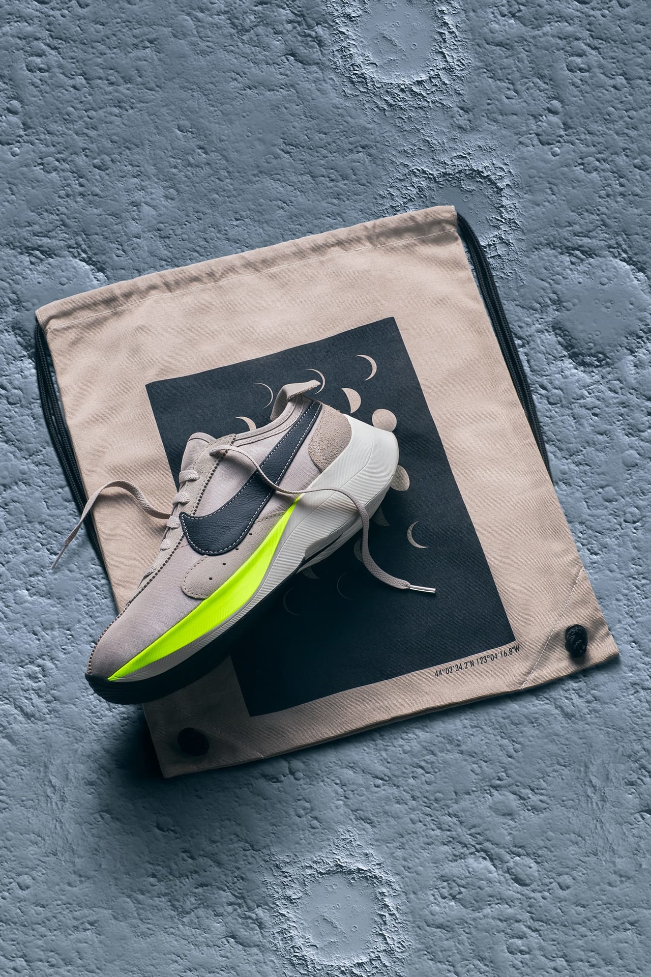 Nike moon racer sizing online