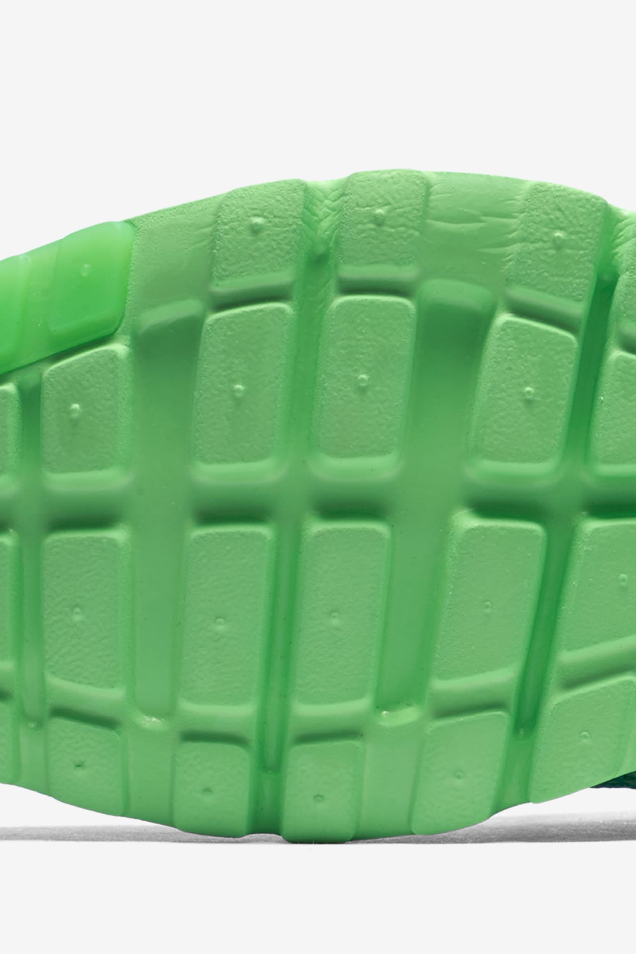 Nike voltage green 2025