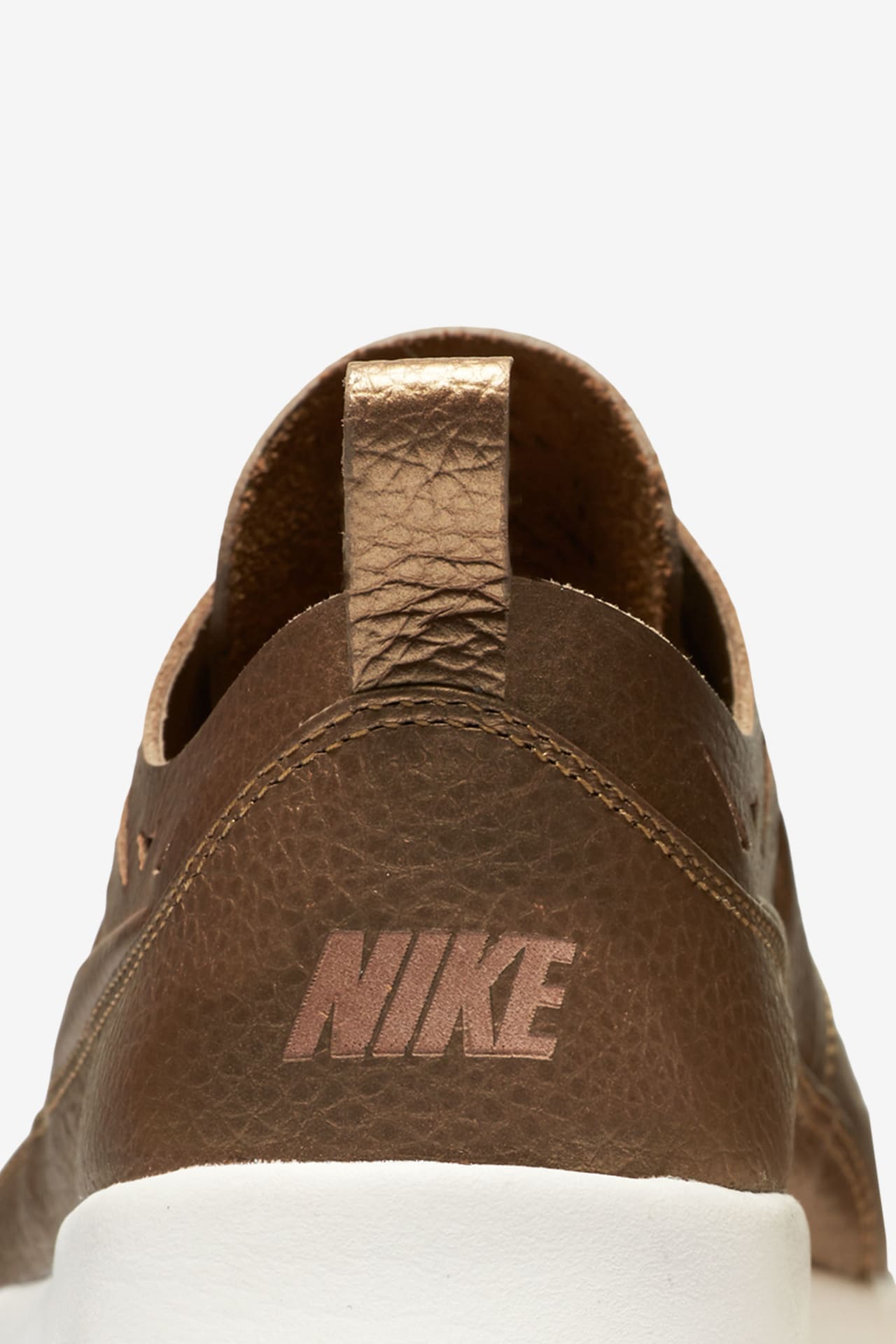 THE GOLDEN ONE. Nike SNKRS