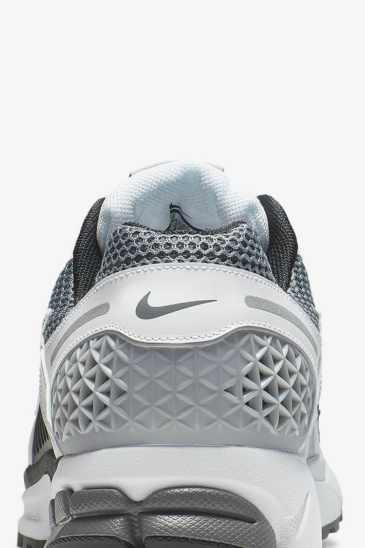 Nike Zoom Vomero 'Silver Sail' Release Date