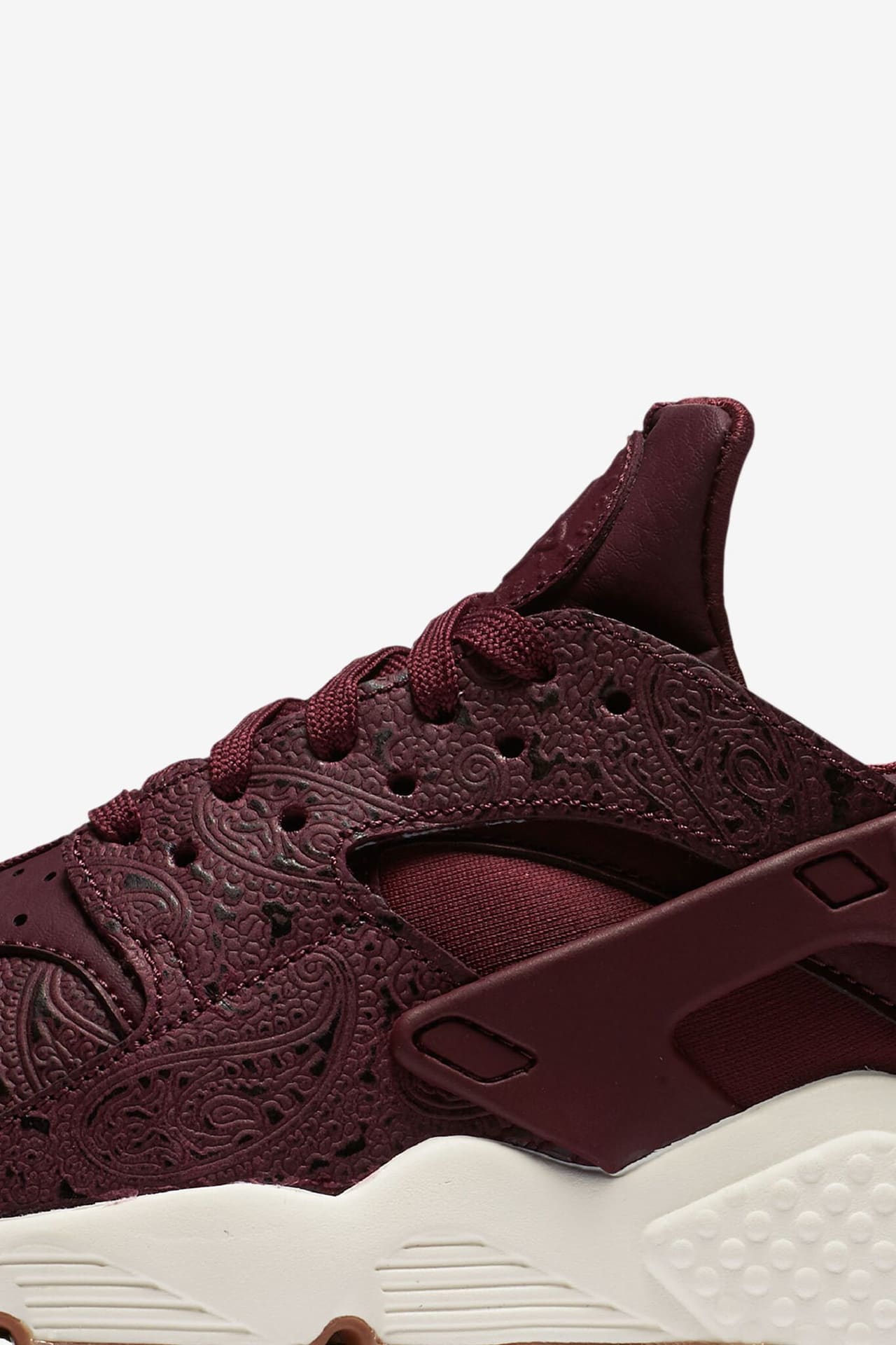 Women's Nike Air Huarache 'Night Maroon & Sail'. Release Date