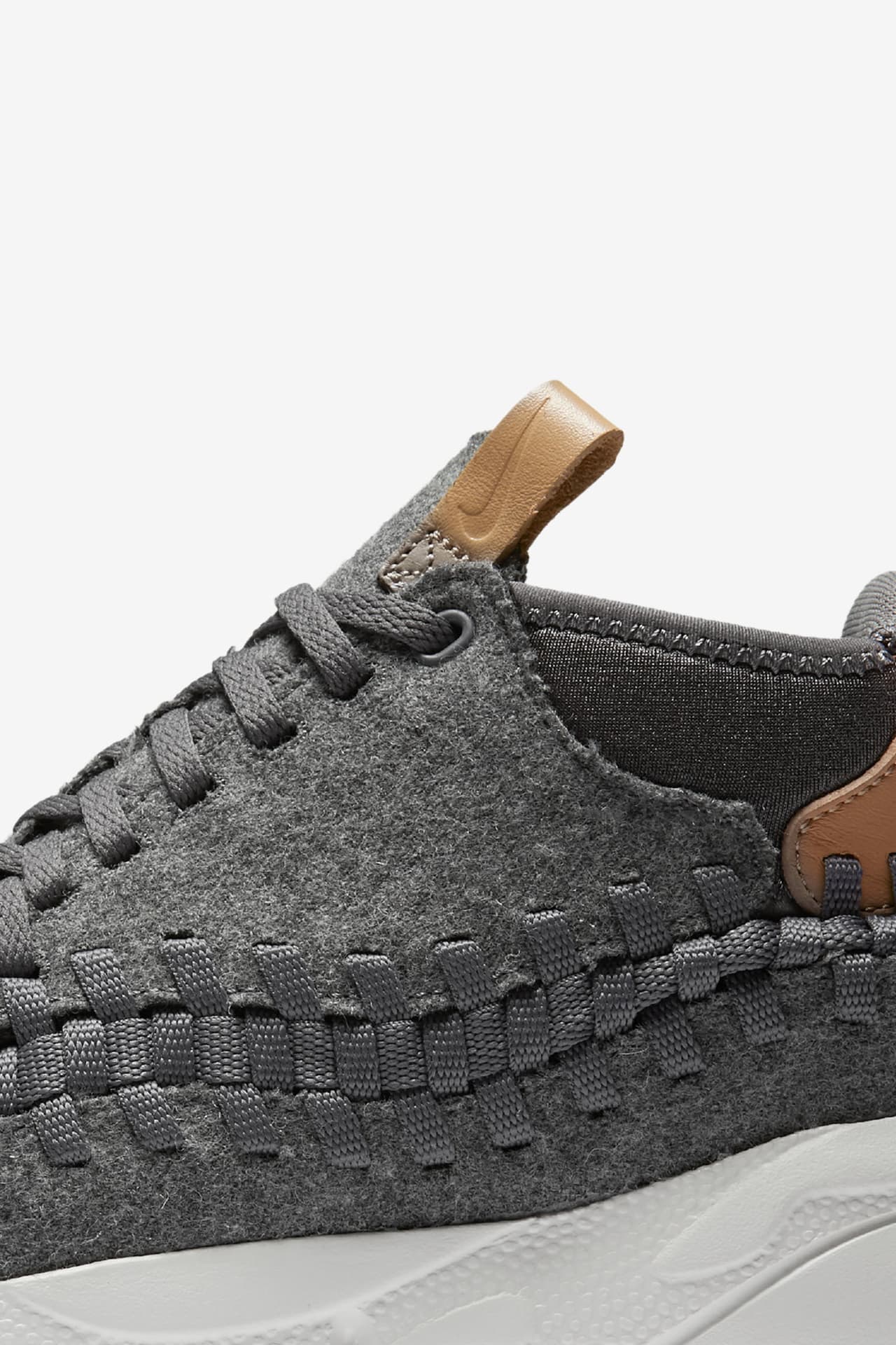 Nike Air Footscape Woven Chukka SE ‘Dark Grey'. Release Date