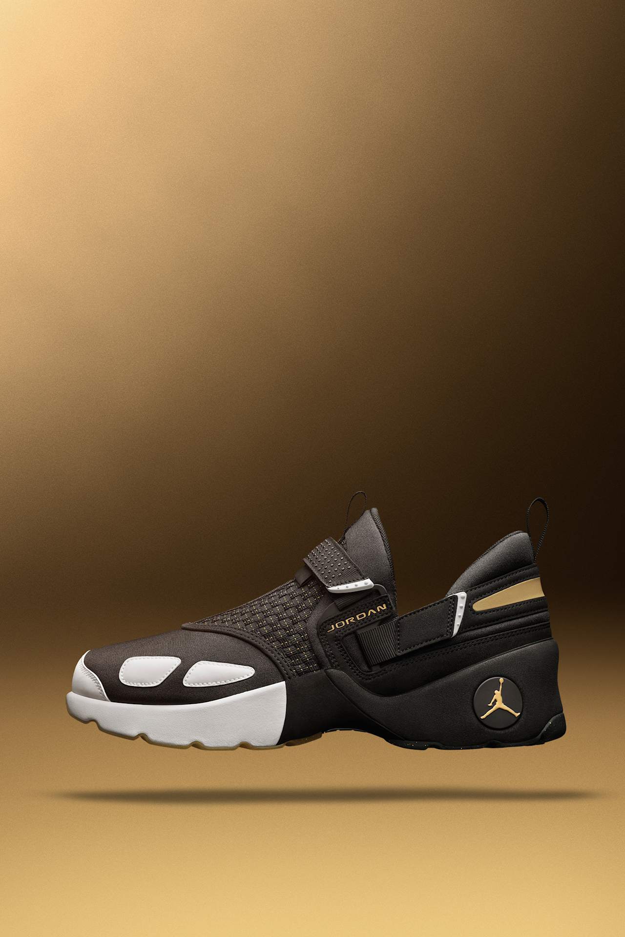 AIR JORDAN TRUNNER LX