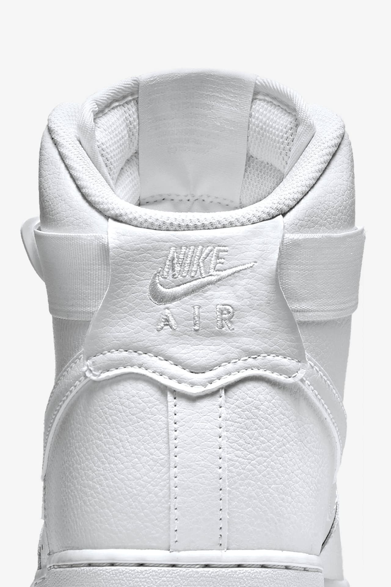 Nike Air Force 1 High 'Triple White'. Nike SNKRS