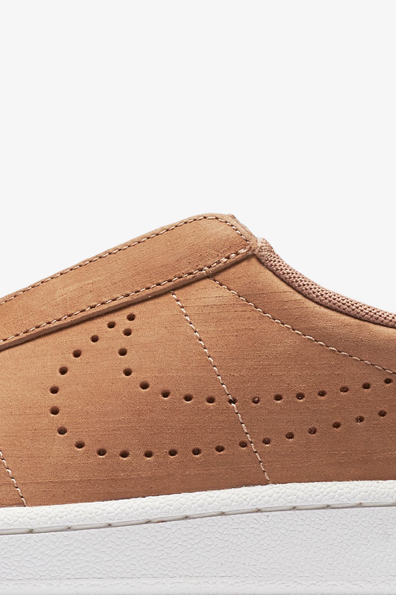 Women s Nike Tennis Classic Ease Dusted Clay Nike SNKRS