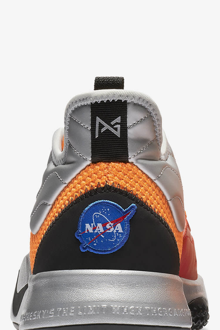 Nike PG 3 NASA Total Orange Data del lancio. Nike SNKRS