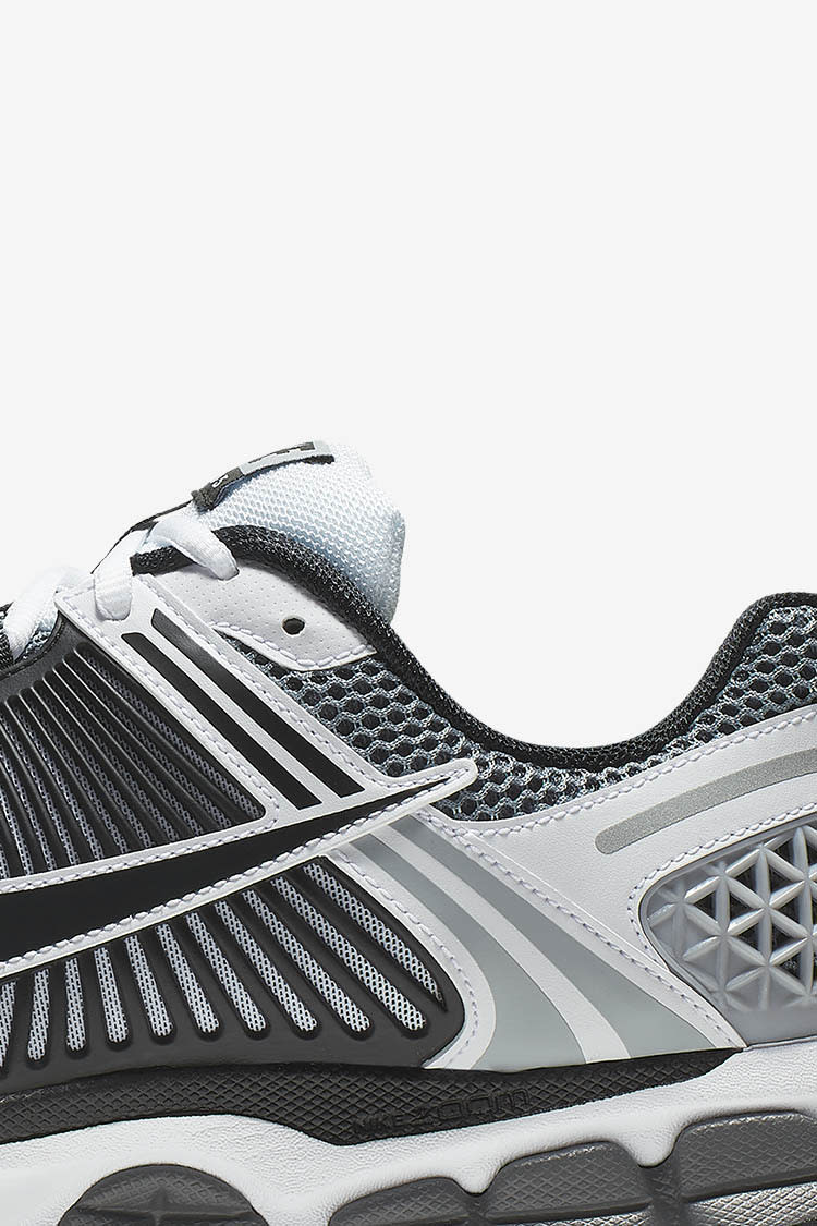 Zoom Vomero 5 'Black and Metallic Silver' (CI1694-001) — releasedatum