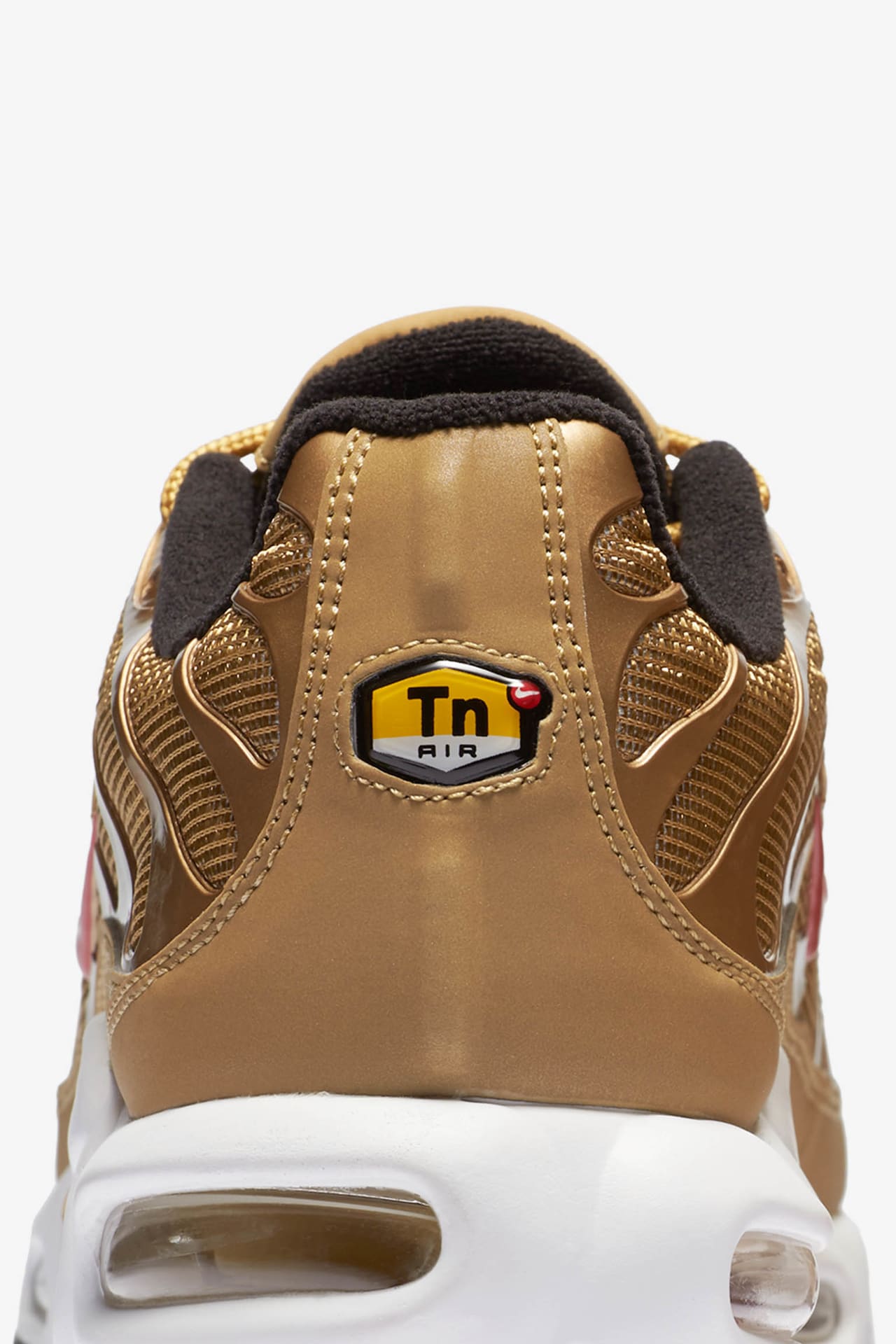 Nike tuned gold best sale