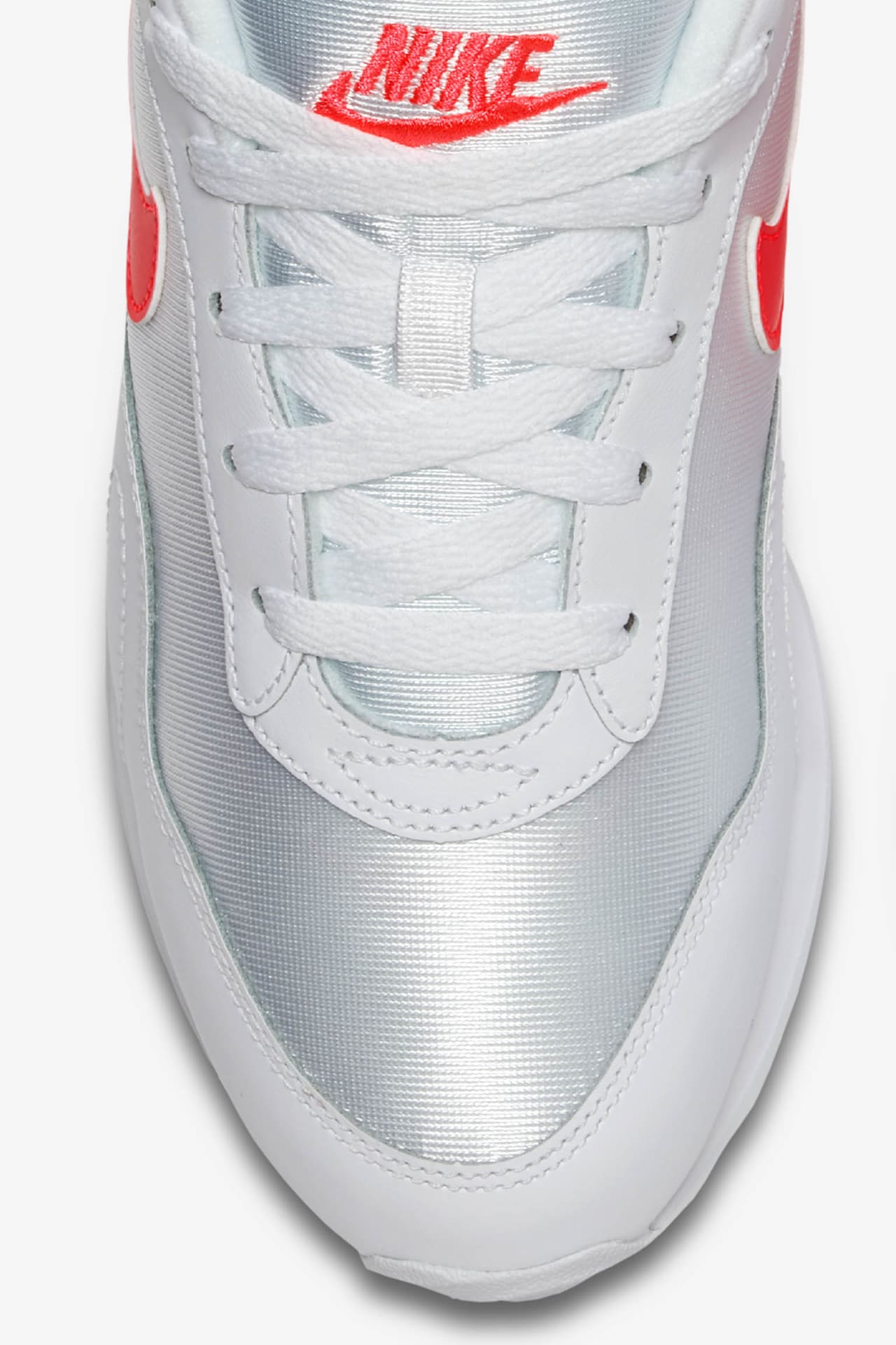 Lanceringsdato for Nike Outburst "White &amp; Solar Red" til kvinder