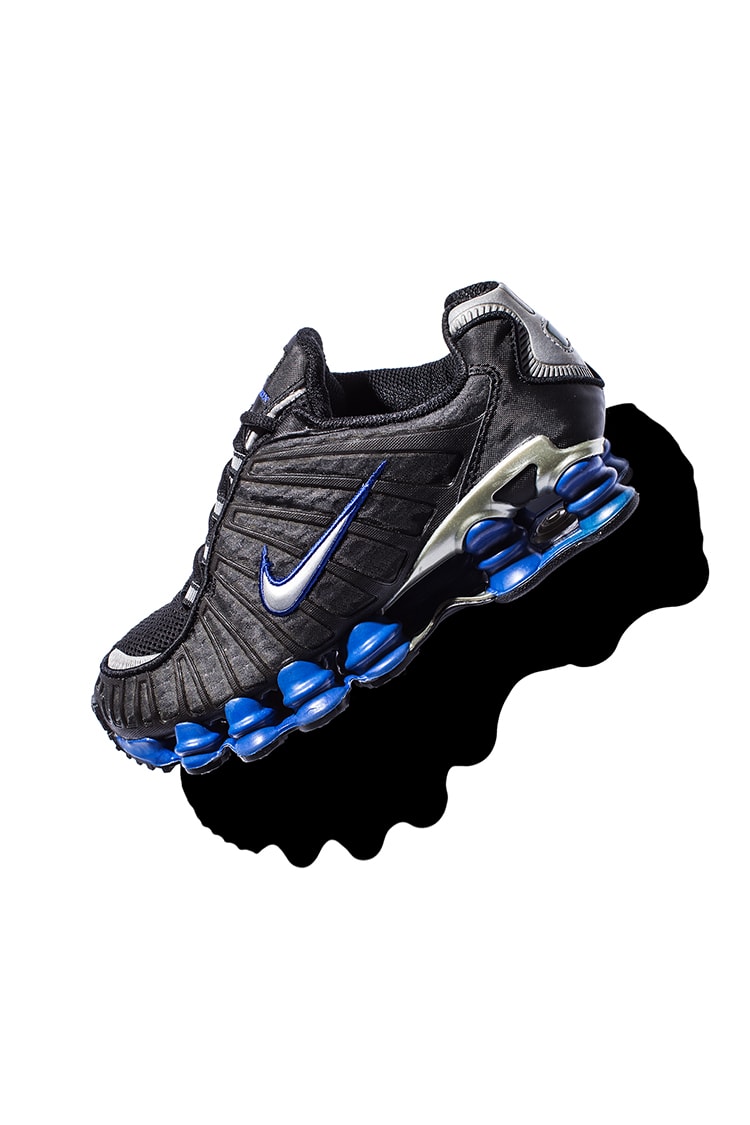 Inside nike shox hotsell