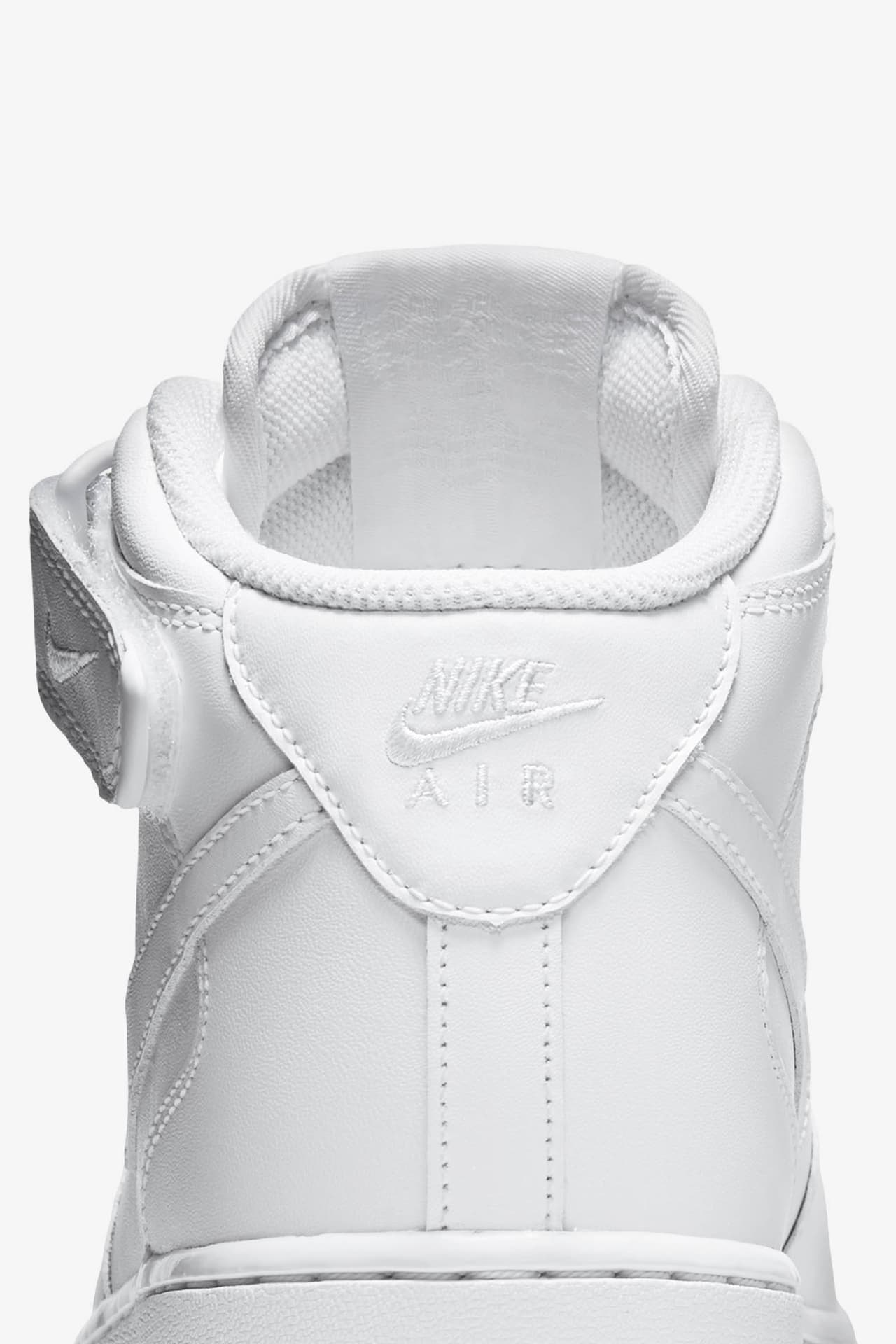 Nike Air Force 1 Mid Triple White Nike SNKRS