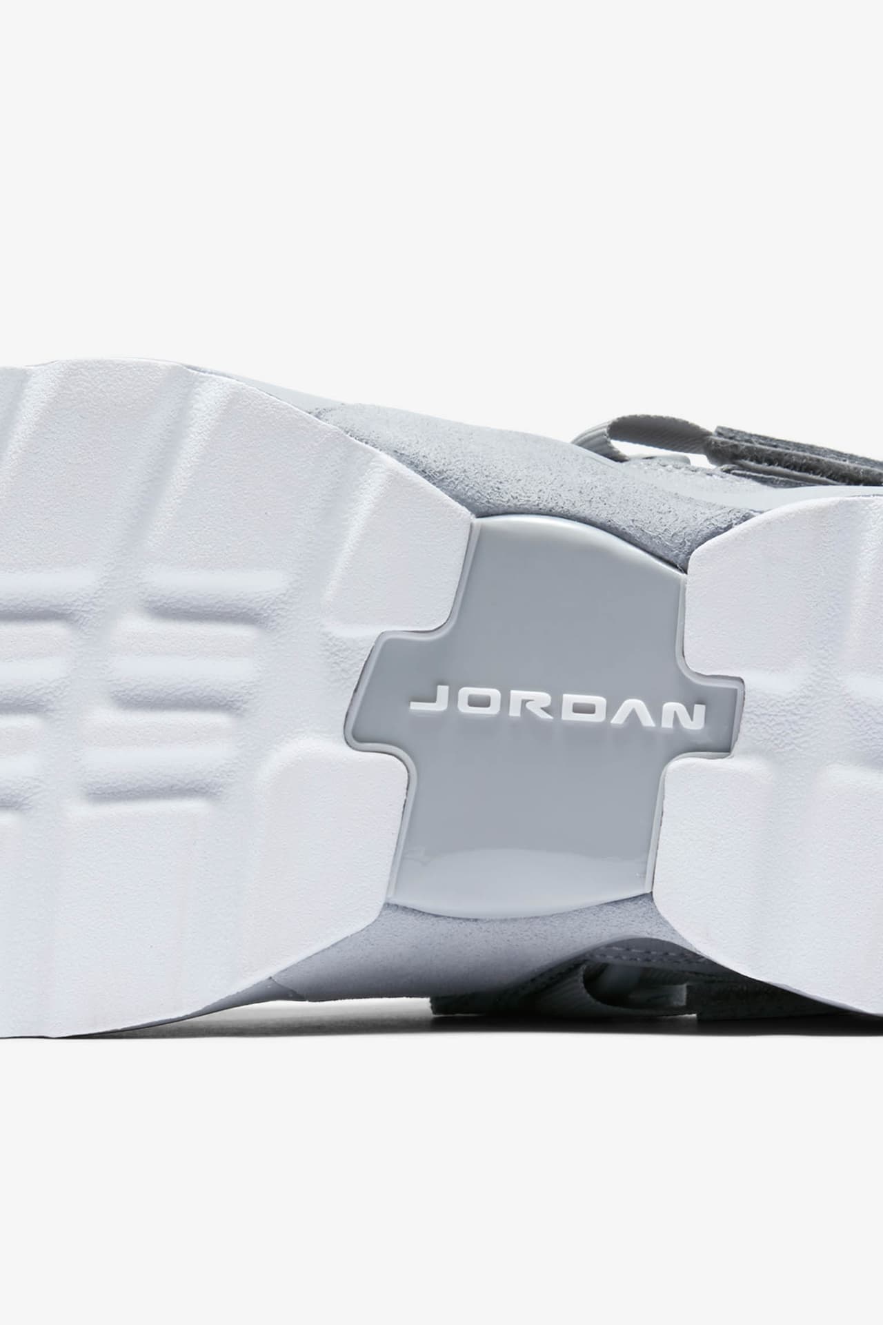 ジョーダン トランナー LX 'Wolf Grey'
