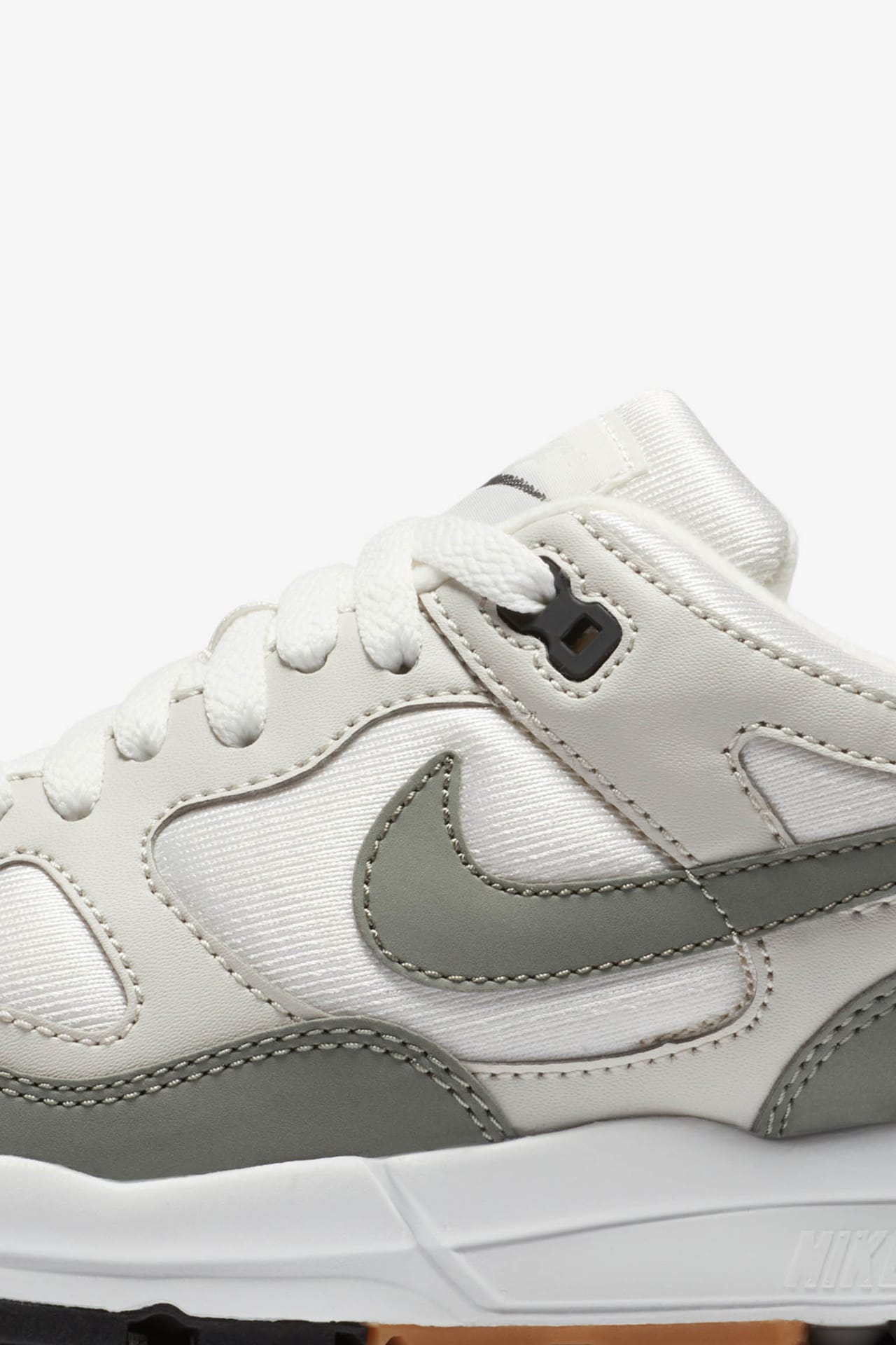 Lanceringsdato for Nike Air Span 2 "Summit White & Dark Stucco" til kvinder