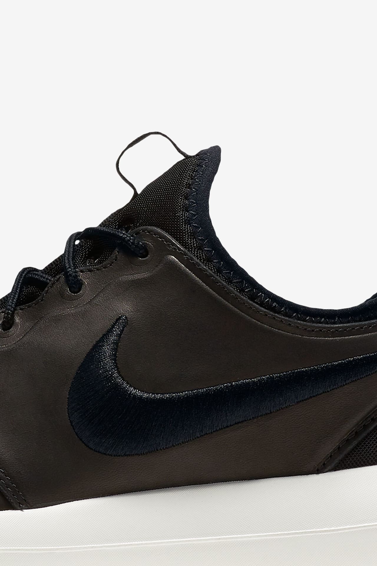 Nike roshe two leather online