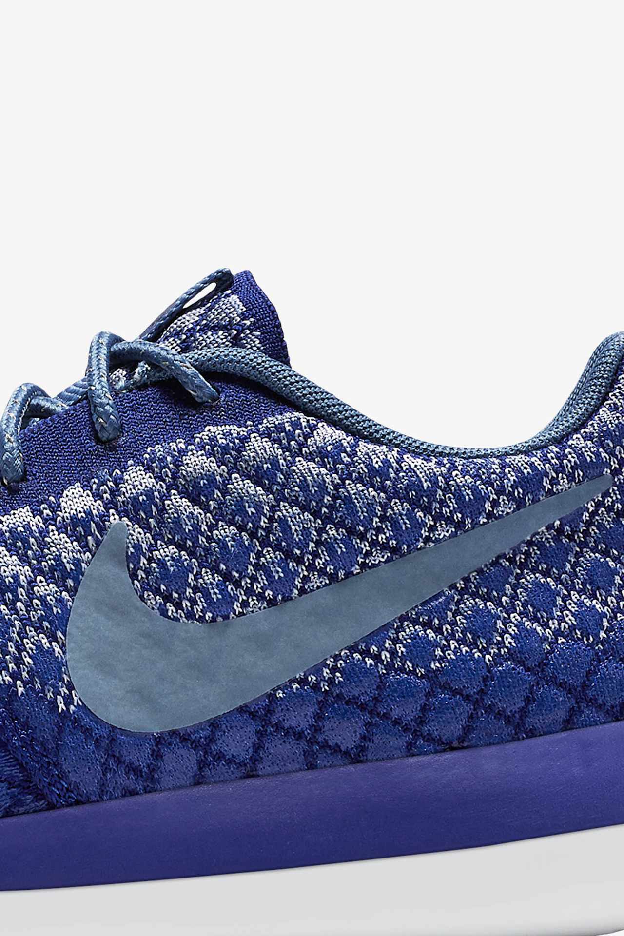 Γυναικείο Nike Roshe Two Flyknit 365 "Deep Royal Blue & Wolf Grey". Ημερομηνία κυκλοφορίας