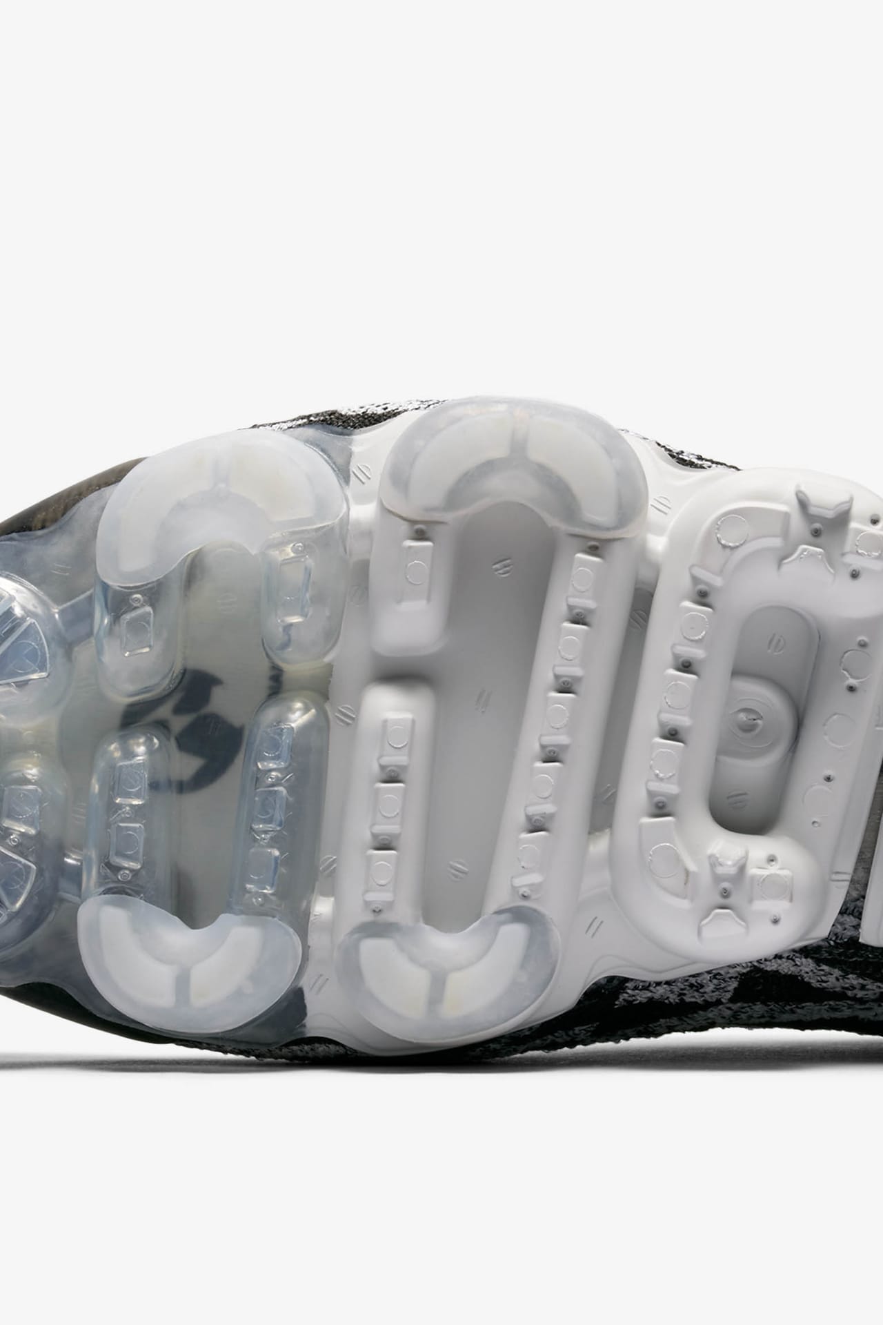 Nike Air Vapormax Moc 2 Acronym „Világos csontszínű, fekete és neonzöld” - megjelenési dátum