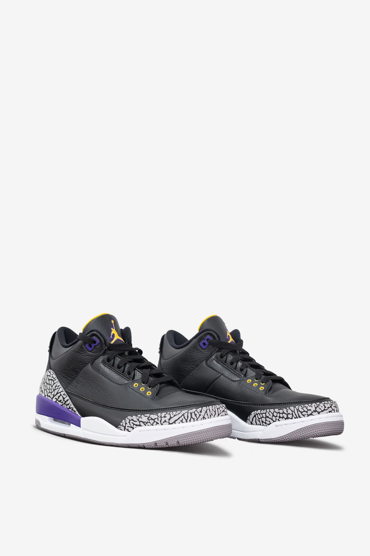 Hold značky Jordan Kobemu Bryantovi