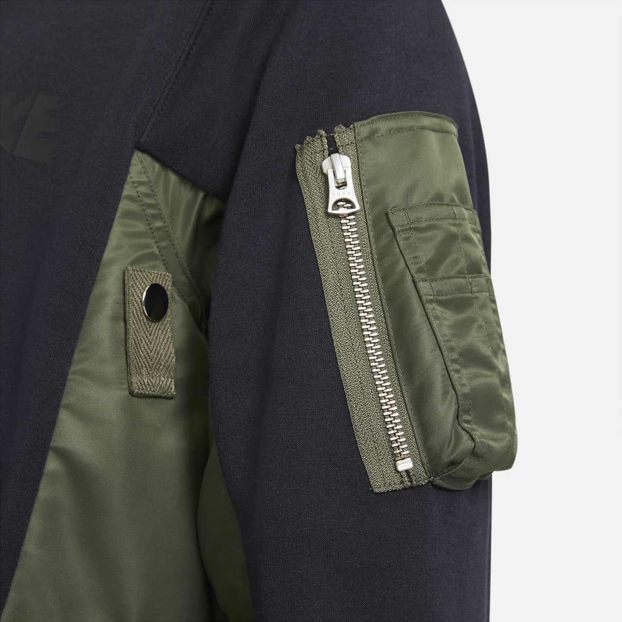 วันเปิดตัว Nike x sacai Apparel Collection