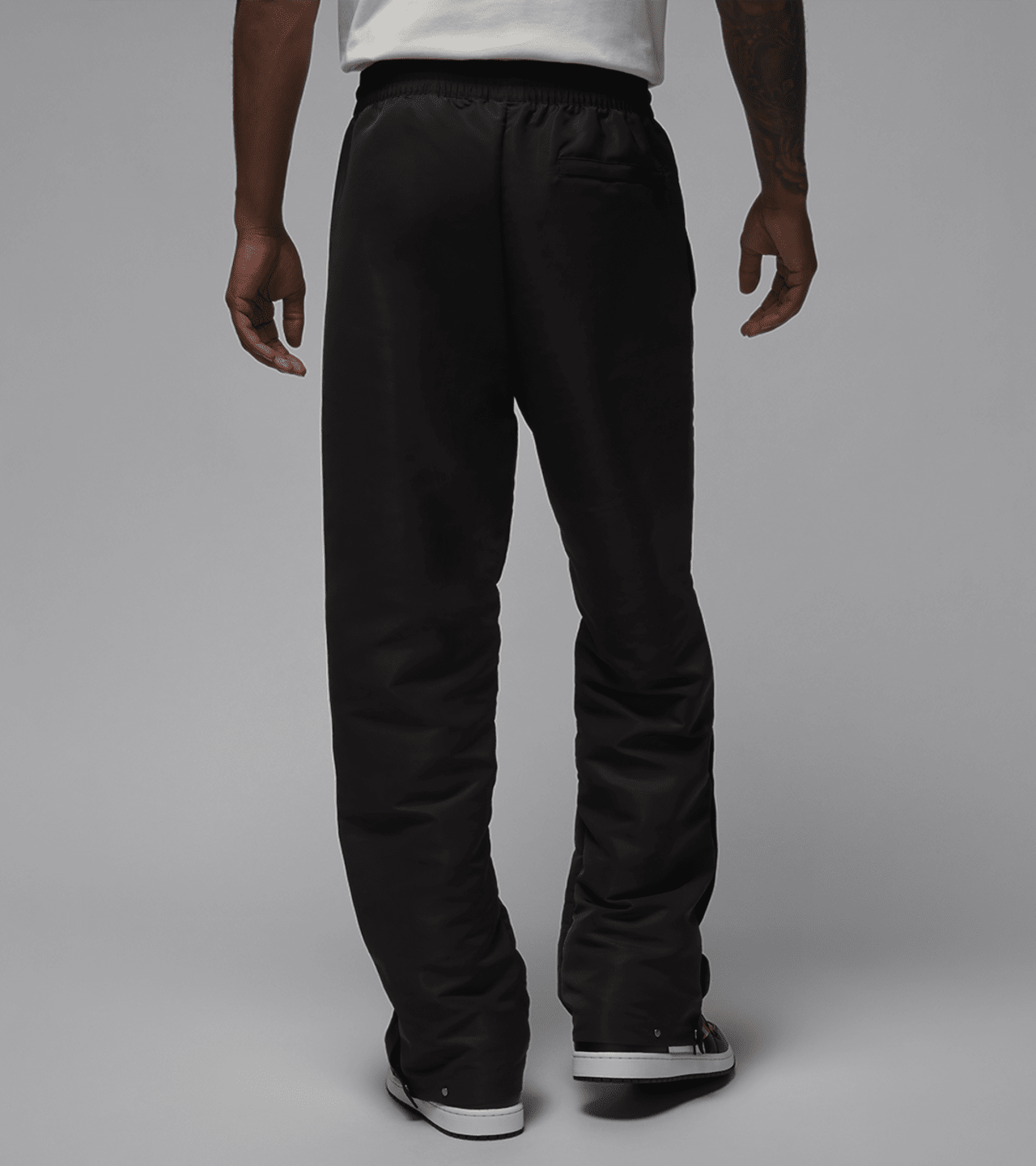 วันเปิดตัว Jordan x Trophy Room Apparel Collection