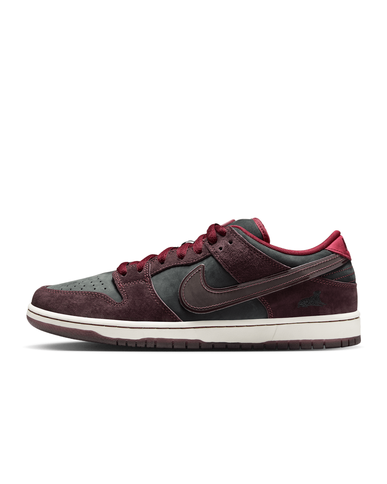 วันเปิดตัว Nike SB Dunk Low Pro x Riot Skateshop "Mahogany and Team Red" (FZ1289-200)